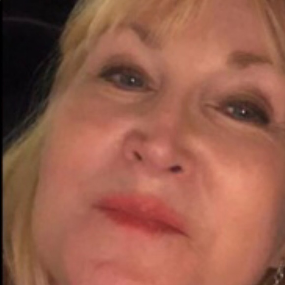 Meet your Posher, Carol - Picture 1 of 1